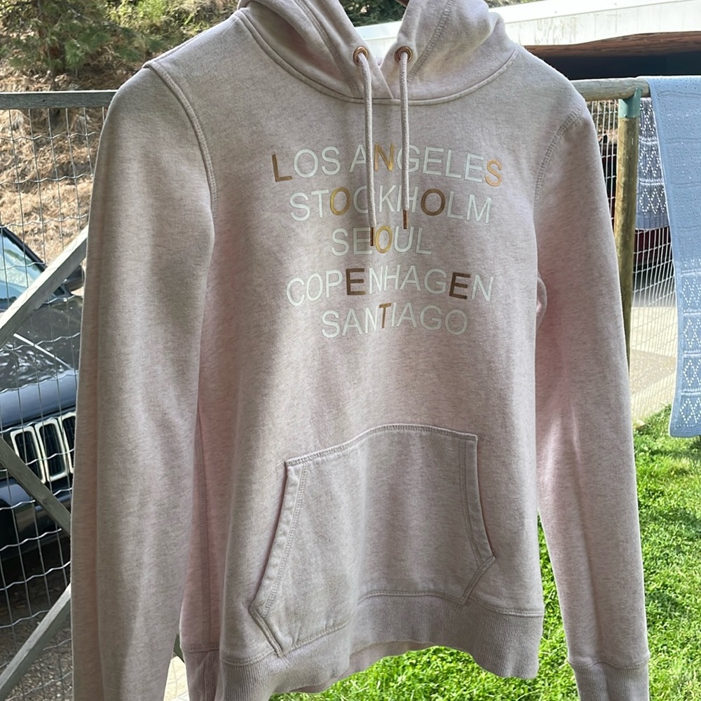 Beautiful pink hoodie in excellent condition
